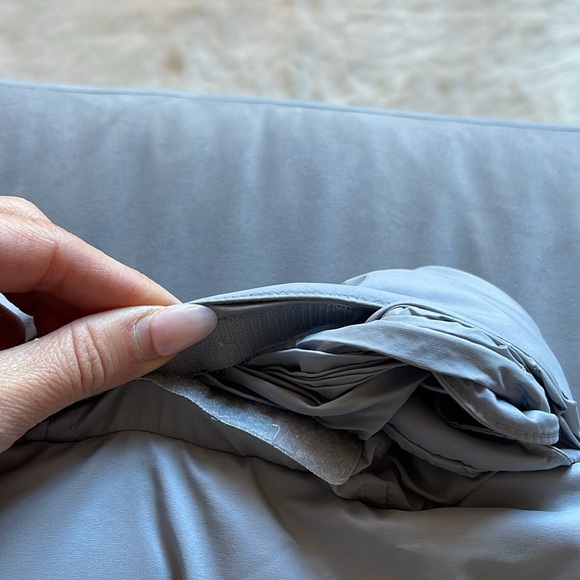 Aritzia Tna Mega Puff Shorty in XS - light grey! - Picture 8 of 11